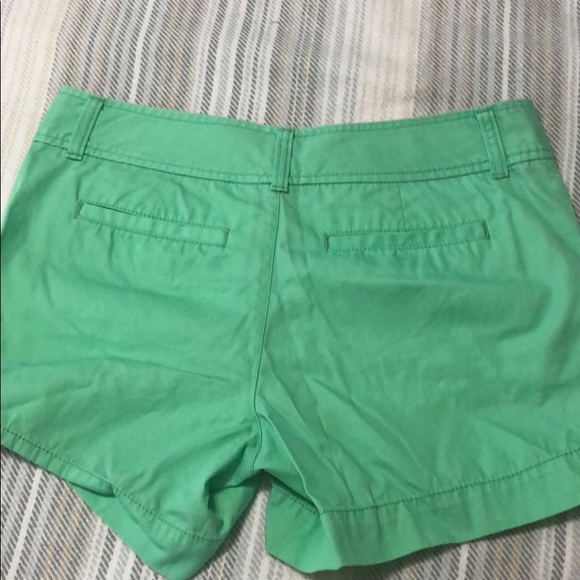 EUC Lilly Pulitzer Shorts Size 4 - Picture 2 of 3